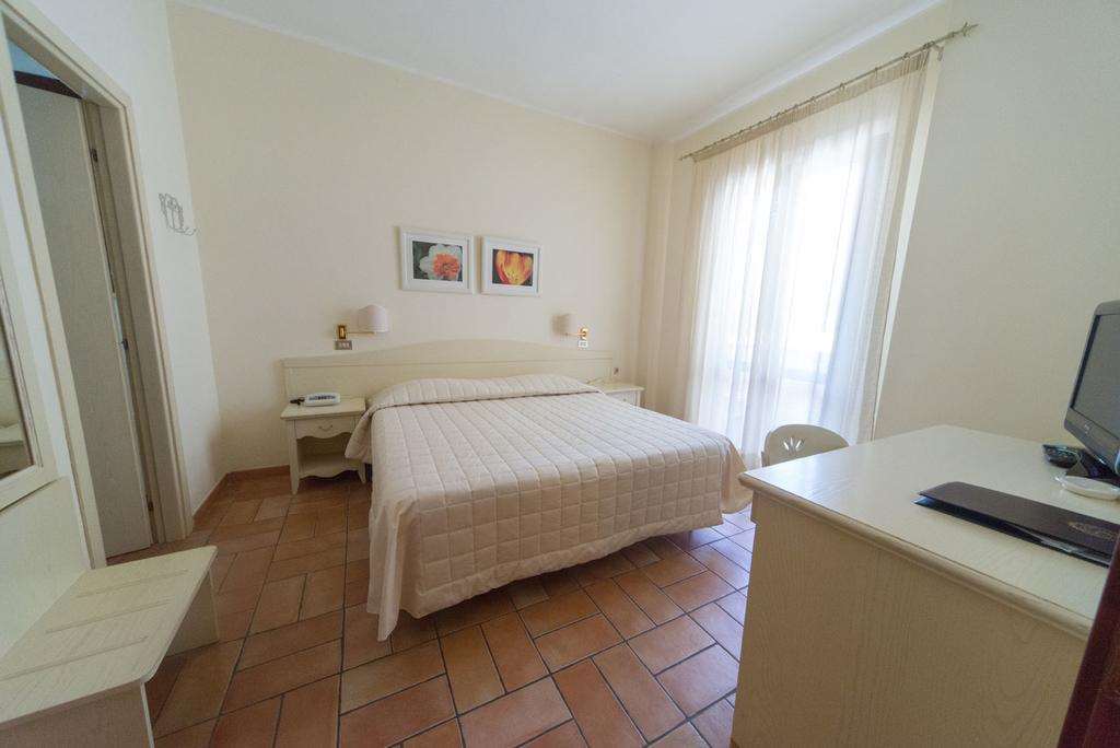 Hotel Giardino Suites And Spa - Numana Cameră foto